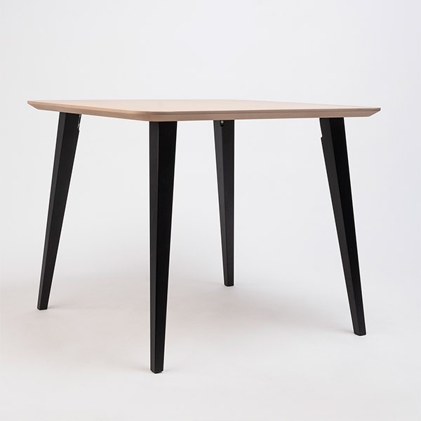 Mesa Bob cuadrada | Ondarreta