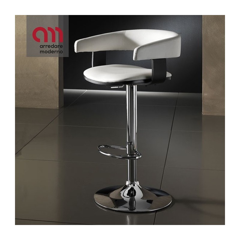 Casting White Tomasucci
